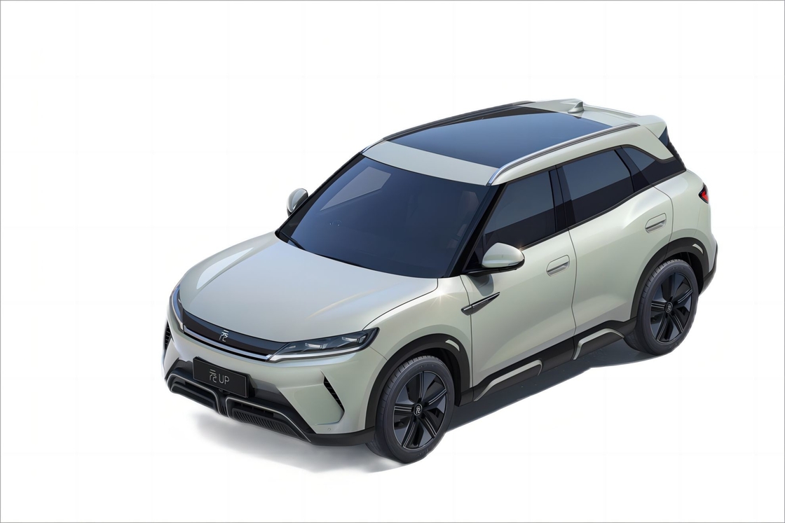 उच्च प्रदर्शन के लिए BYD युआन UP उन्नत प्रोसेसर और उच्च-रिज़ॉल्यूशन डिस्प्ले
