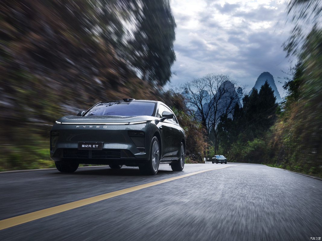 EXEED ET Chery इलेक्ट्रिक वाहन 245KW 650Nm टॉर्क लक्जरी और टिकाऊ सवारी के लिए