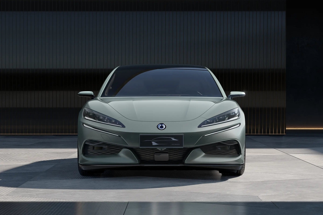 2024 नई DenzaZ9 GT 5 दरवाजे 5 सीटें ByD DenzaZ9GT Ev 2024 इलेक्ट्रिक इलेक्ट्रिक रेंज किमी CLTC 630 किमी कार