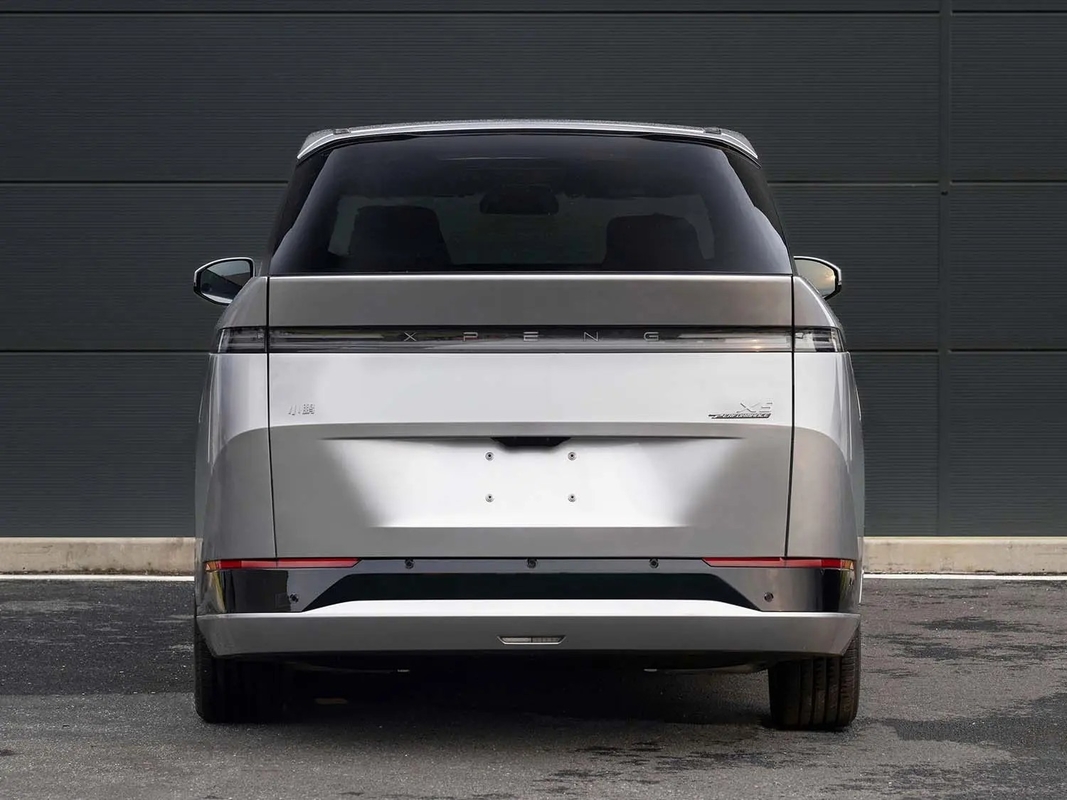 2024 Xpeng X9 702 अल्ट्रा लॉन्ग रेंज प्रो/मैक्स एडिशन EV 7-सीटर एमपीवी 320hp के साथ नई कार एफडब्ल्यूडी यूरो VI Xpeng X9 From ChinaV