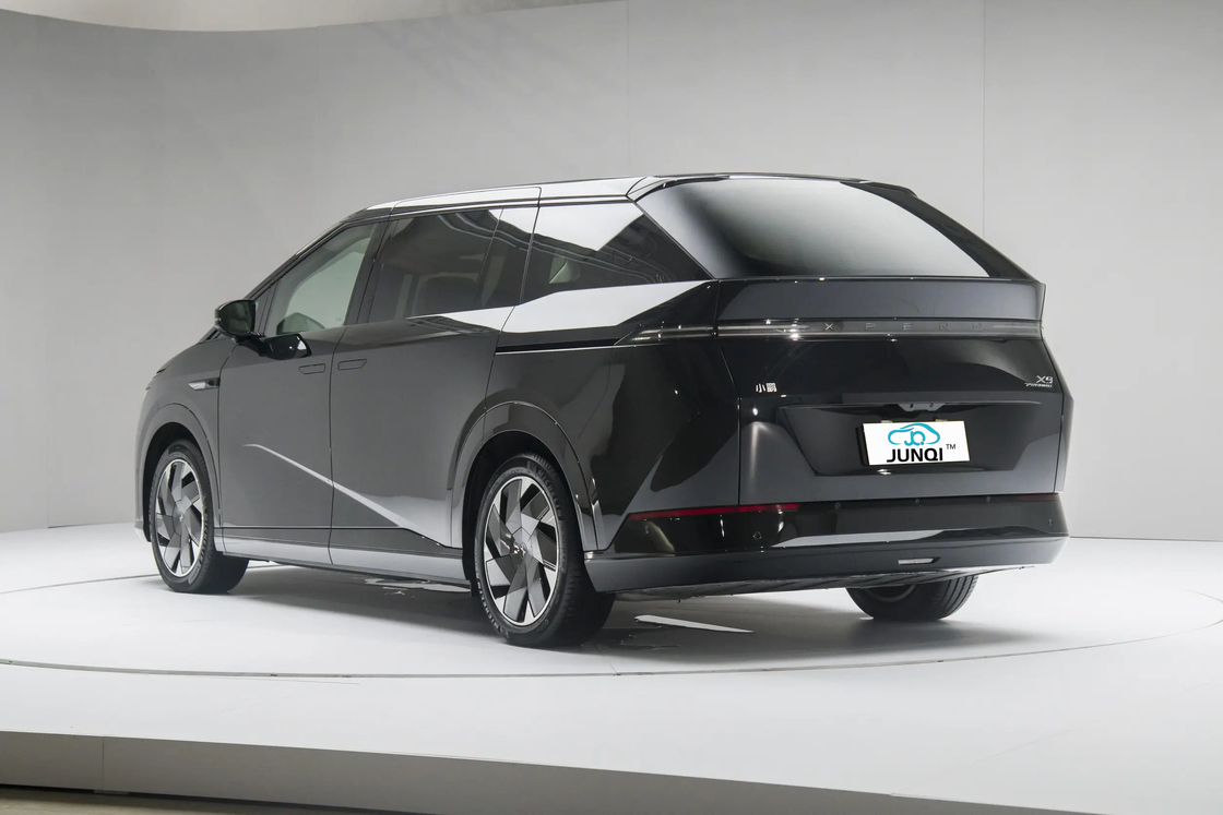 2024 Xpeng X9 702 अल्ट्रा लॉन्ग रेंज प्रो/मैक्स एडिशन EV 7-सीटर एमपीवी 320hp के साथ नई कार एफडब्ल्यूडी यूरो VI Xpeng X9 From ChinaV