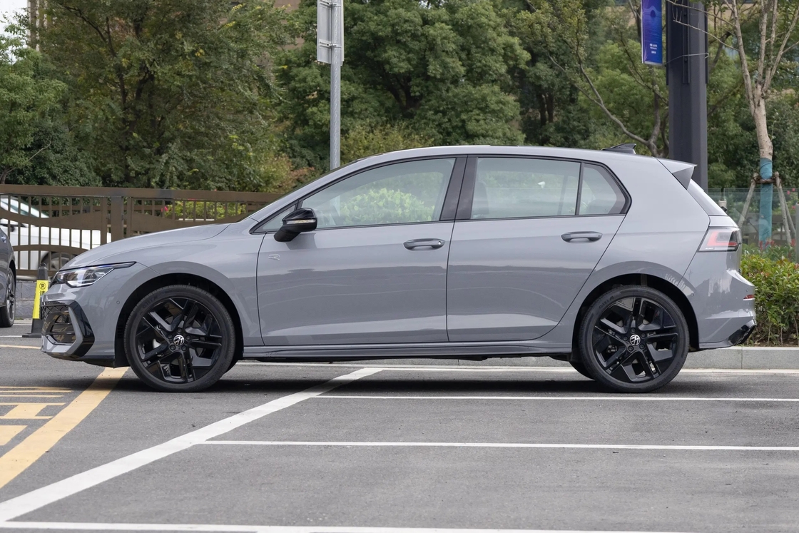 गर्म बिक्री सस्ता चीन कार 2023 वोक्सवैगन गोल्फ8 380 TSI DSG GTI गैसोलीन सेडान प्रयुक्त कारें
