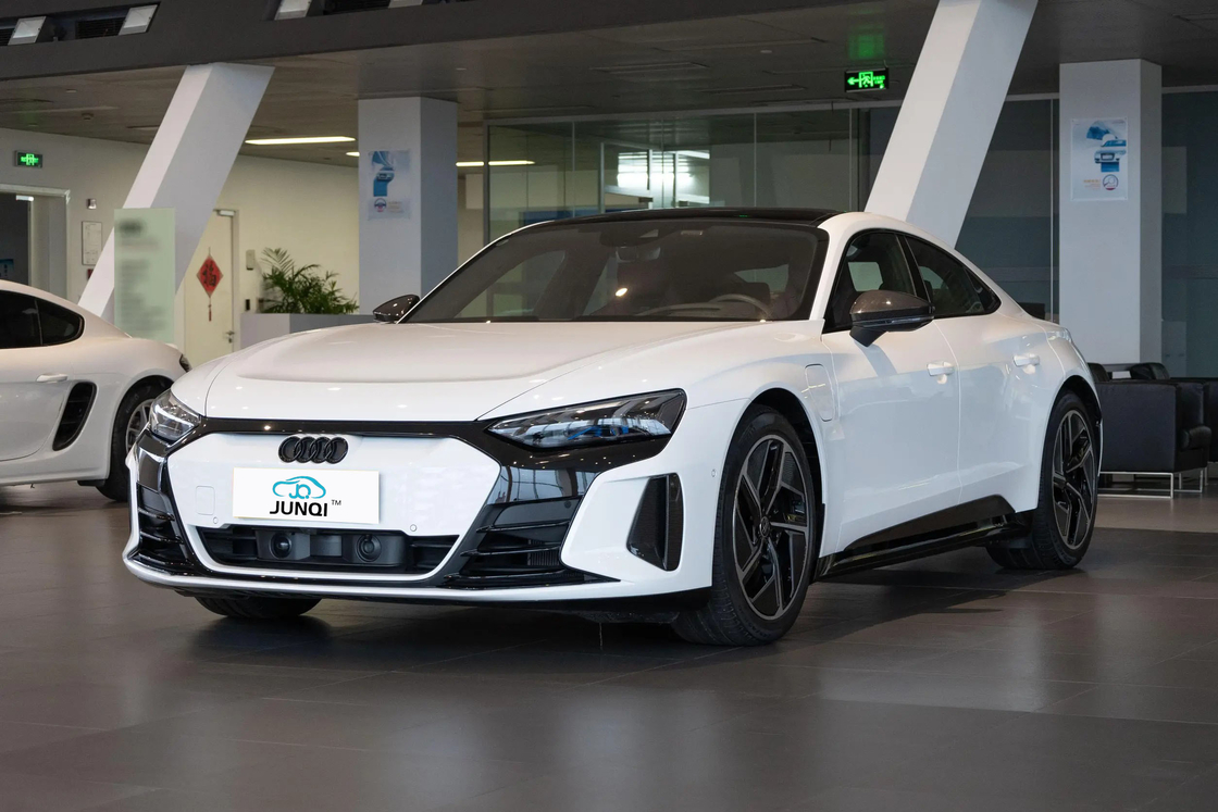 लक्जरी वाहन 495 किमी लंबी दूरी इलेक्ट्रिक कार A U D I RS E-tron GT 4 चार पहिया इलेक्ट्रिक वाहन